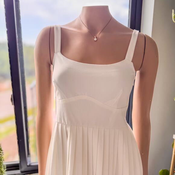 Trixxi by Francesca’s, Sharlene Strappy Pleated Waist White Mini Dress, X-Large - Picture 4 of 12